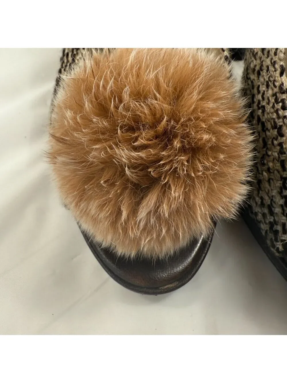 Via Condotti tweed heels with pom poms size 8